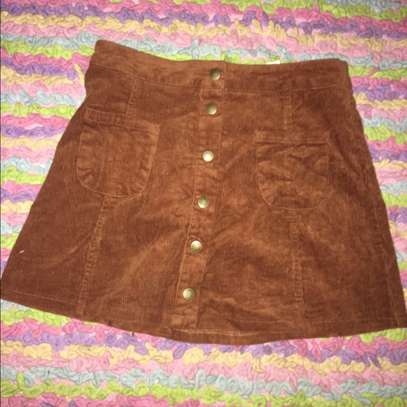 AUTHENTIC BRANDY MELVILLE SKIRT - Picture 1 of 2