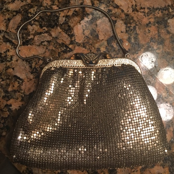 Vintage gold beaded bag with chain link strap!