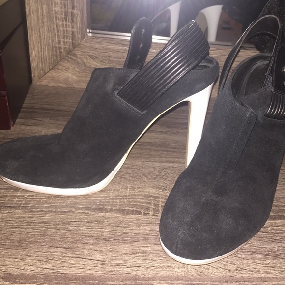 BCBG heels