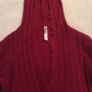 Hooded Maroon Sweater Size Medium Worn Once EUC