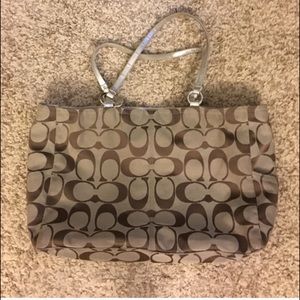 Coach tote :)