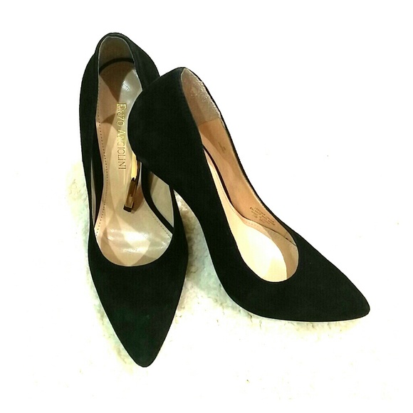 Enzo angiolini pump