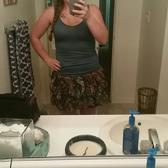 NWOT ruffled skirt