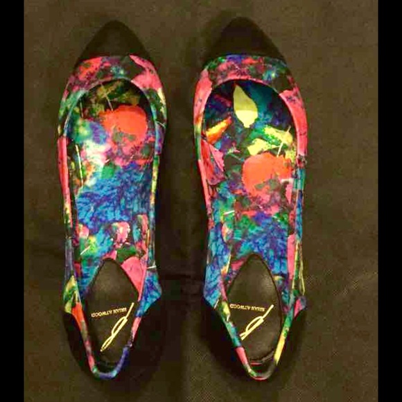 ☄HP!!☄🎨B Brian Atwood Avignon Rainbow Flats🎨 - Picture 2 of 4