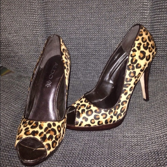 Aldo peep toe pumps size US 8