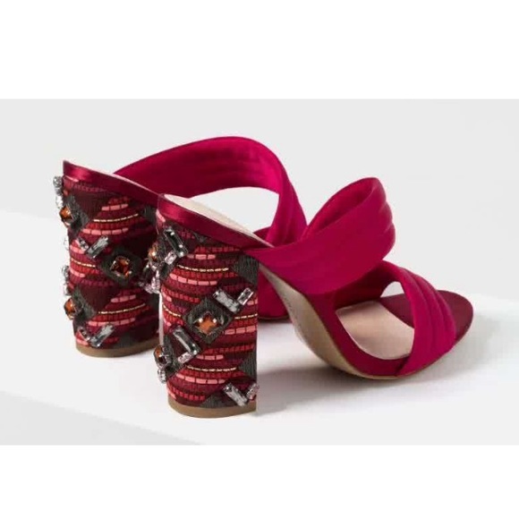 💕🎉Host Pick🎉💕NWT Zara red satin sandal - Picture 3 of 4