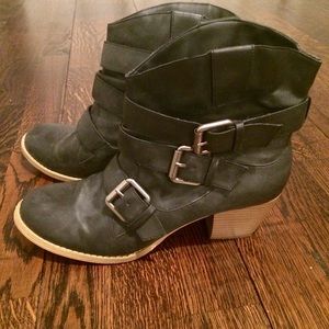 Kensie Girl Black Ankle Bootie w/ Buckles size 9.5