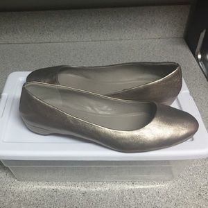 Metallic gold Ecco ballerina shoes 39