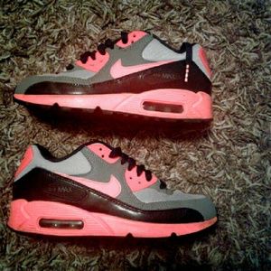 Nike Air Max sz 5 Youth