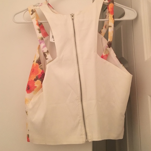 Floral crop top - Picture 2 of 2