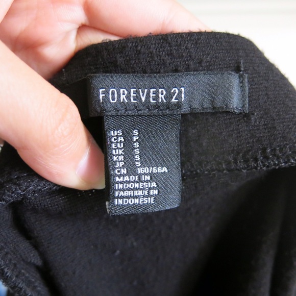 🎉 SOLD ON DP Forever 21 Black Skater Skirt - Picture 3 of 3