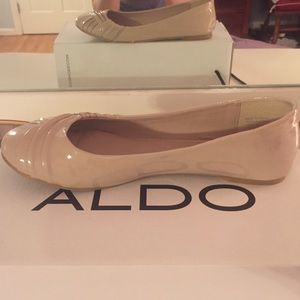 Aldo Amedia patent leather nude flats.