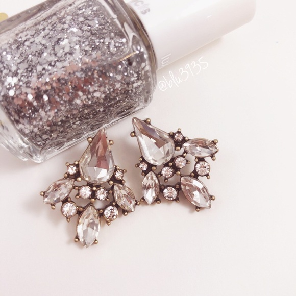 🚨1 HR Price ⏬ J.Crew Crystal Leaf Earrings - Picture 2 of 3