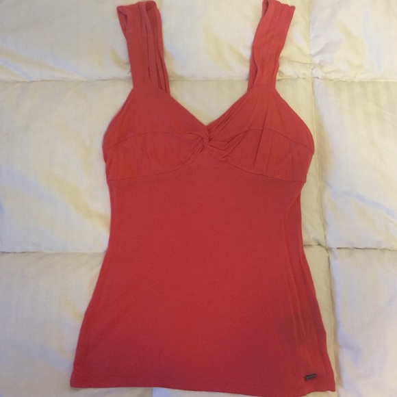 GUESS Top