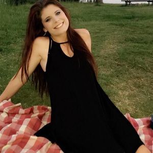 Meet your Posher, Emilee