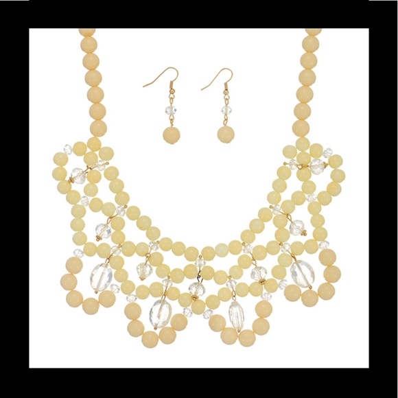 Pearl Bib Necklace Set - Picture 4 of 5