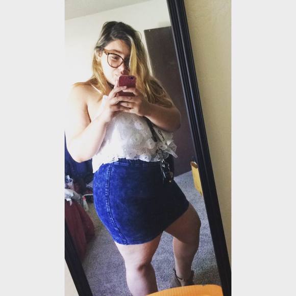 Meet your Posher, Tina - Picture 1 of 1