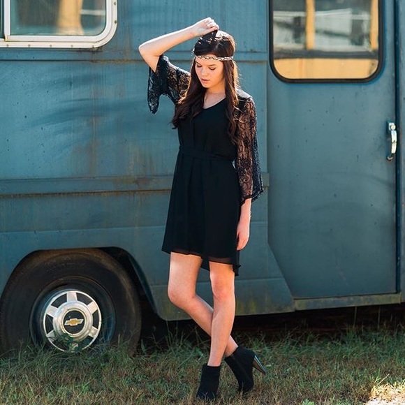 Meet your Posher, Naomi - Picture 1 of 1