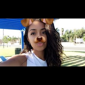 Meet your Posher, Yesi