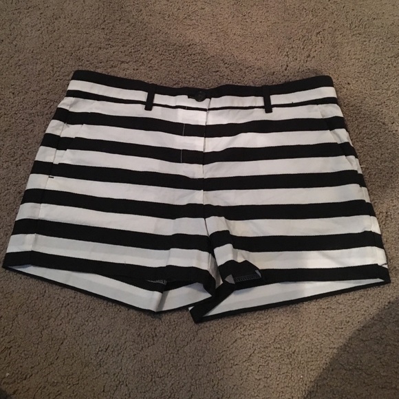 Super cute black and white striped shorts!!