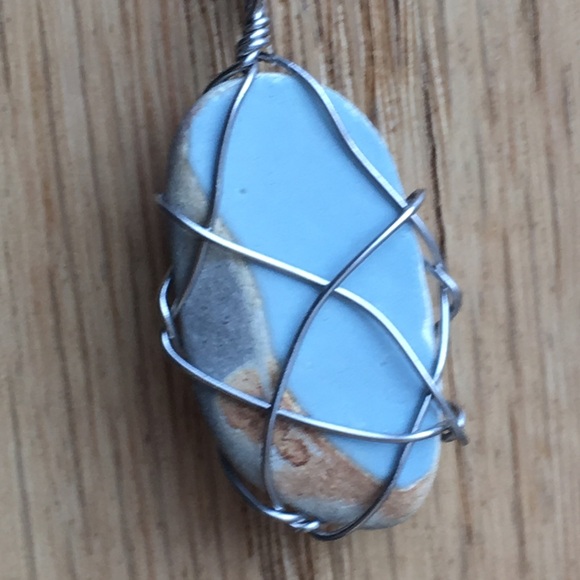 Ceramic stone jewel/necklace