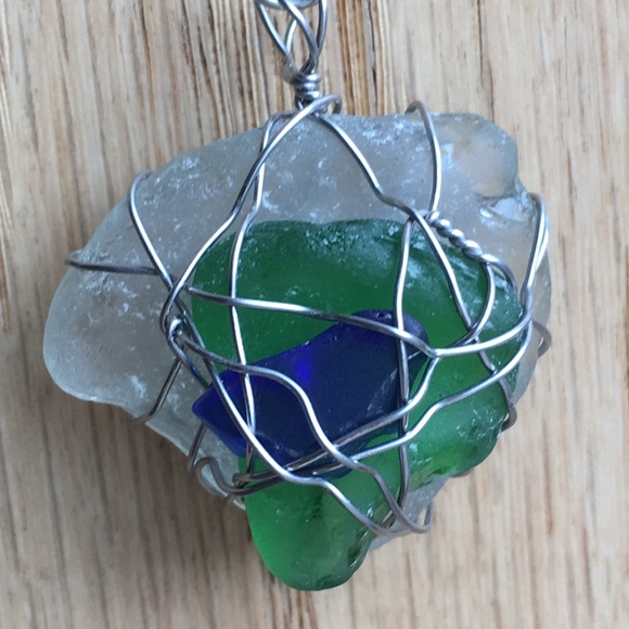 Glass jewel/necklace