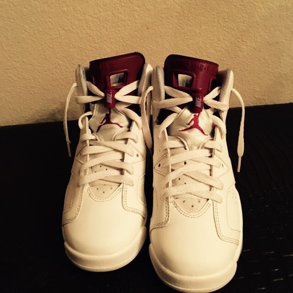 Retro 6 maroon