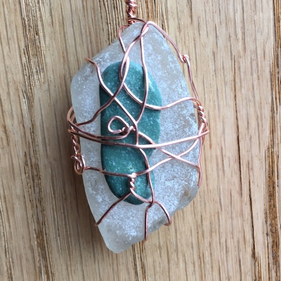 Kodiak Glass stone jewel necklace