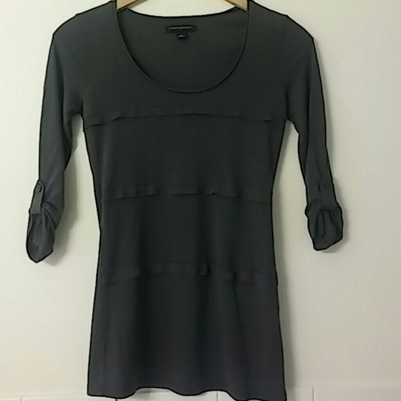 CUTE GRAY BANANA REPUBLIC TOP