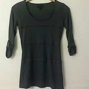 CUTE GRAY BANANA REPUBLIC TOP