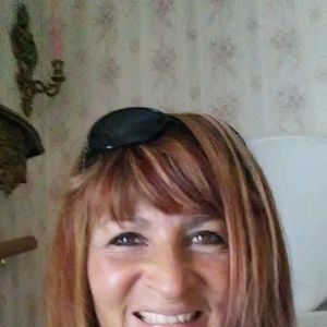 Meet your Posher, Debbie