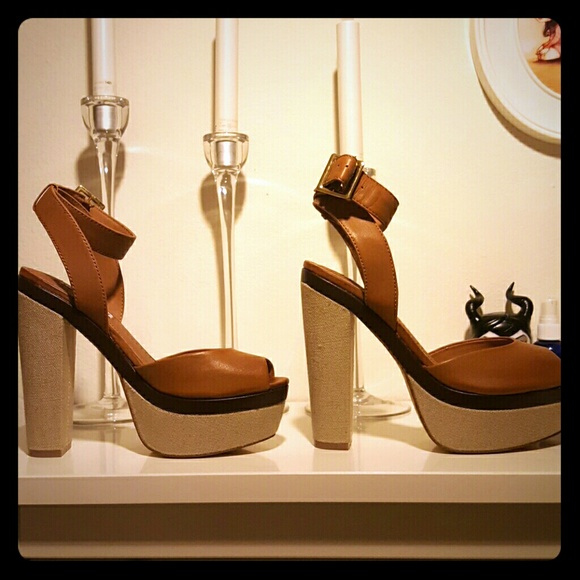 Steve Madden open toe platform heels 7.5