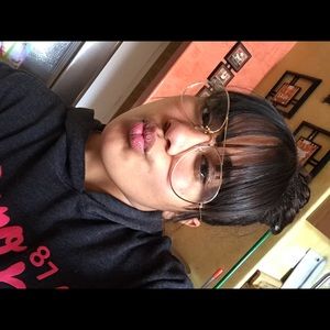 Meet your Posher, Yanecxiz