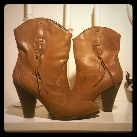 Dolce Vita Pokie Boot size 7.5