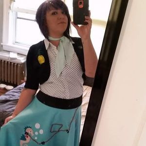 Meet your Posher, Crystal