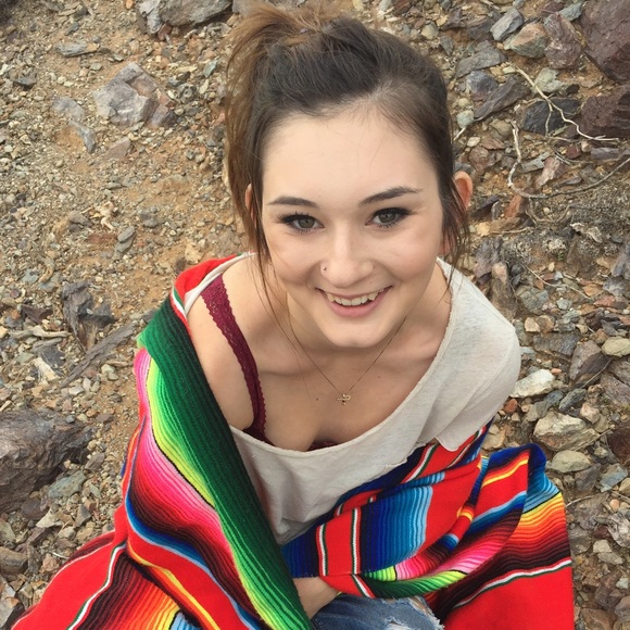 Meet your Posher, Angela - Picture 1 of 1