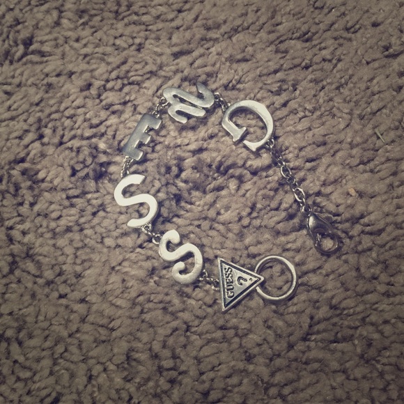guess bracelet