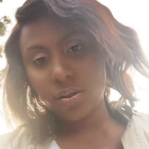 Meet your Posher, Roxanne