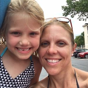 Meet your Posher, Monique