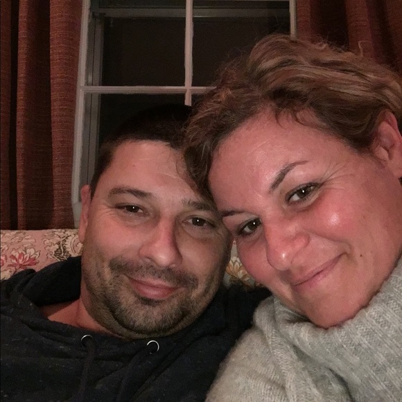 Meet your Posher, Amanda - Picture 3 of 5