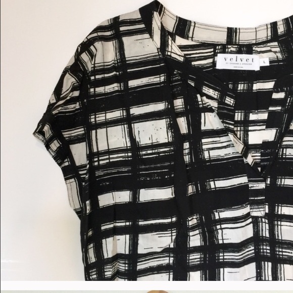 NWT Velvet by Graham and Spencer Blouse - Picture 2 of 4