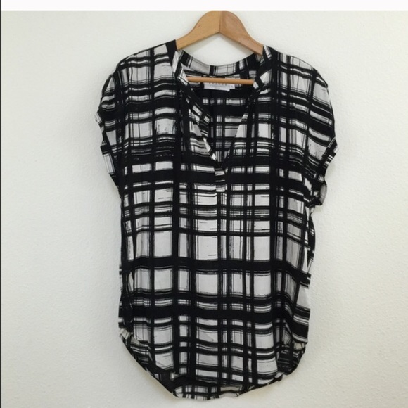 NWT Velvet by Graham and Spencer Blouse - Picture 3 of 4