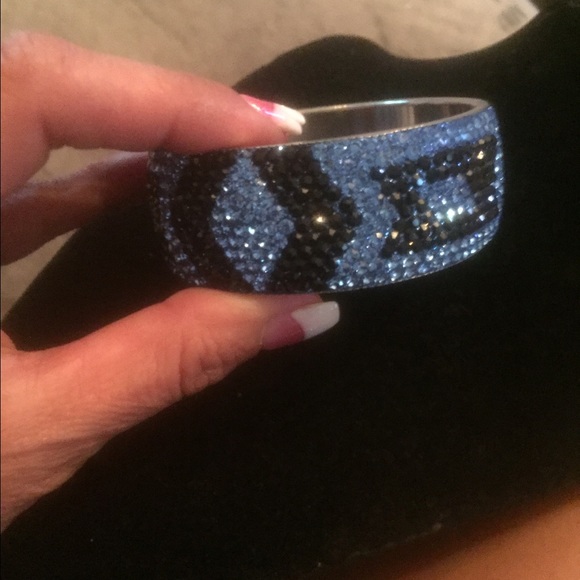 Beautiful bangle - Picture 2 of 3