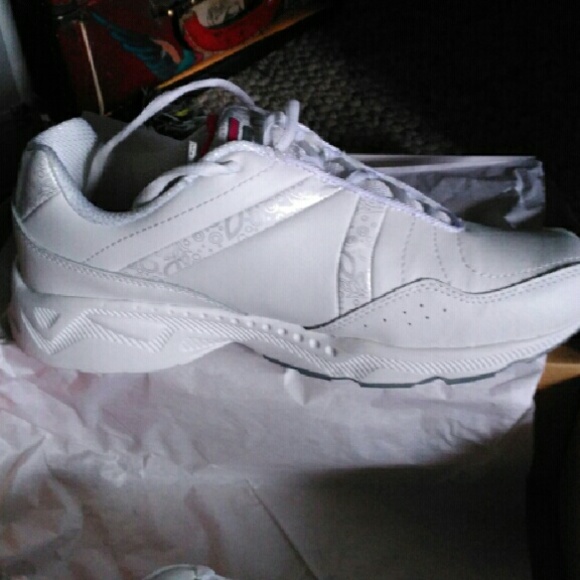 size 8 1/2 have new in box - Picture 2 of 2