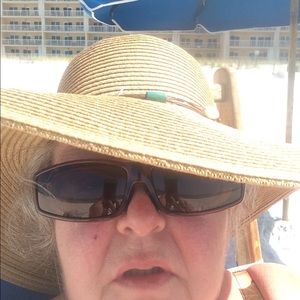 Meet your Posher, Debbie