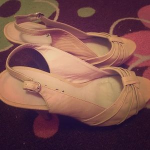 Beautiful tan creamy high heels