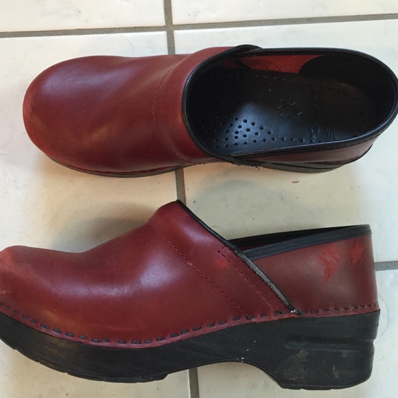 Red Danskos