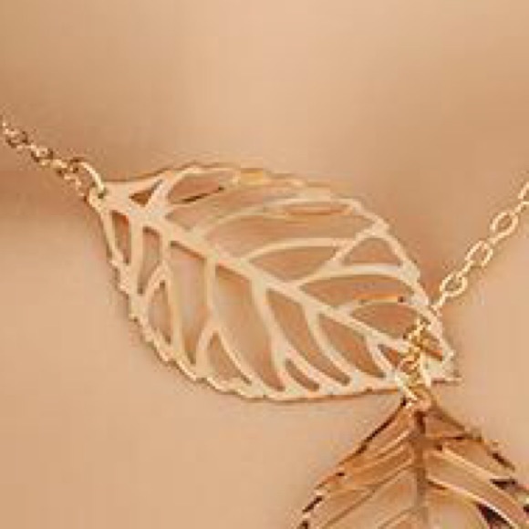 ❤beautiful gold leaf necklace. - Picture 2 of 2