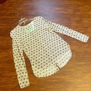 Hi-lo Blouse with button back