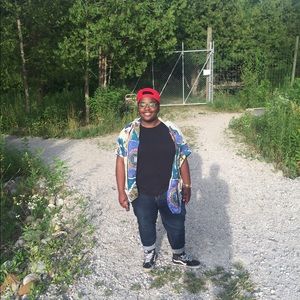 Meet your Posher, Maya